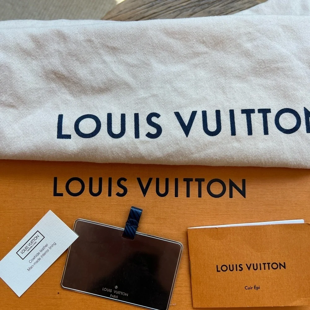 Louis Vuitton Epi Twist Shoulder Bag MM